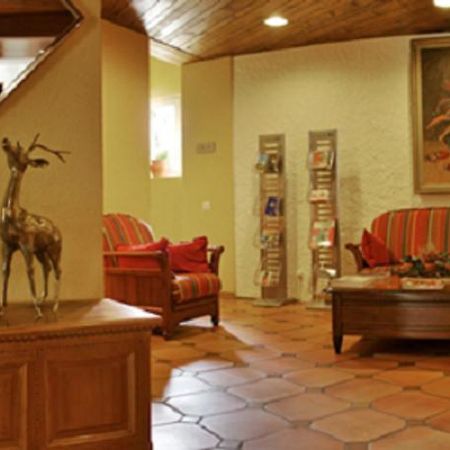 Hostellerie Les Chevreuils Lausanne Interieur foto
