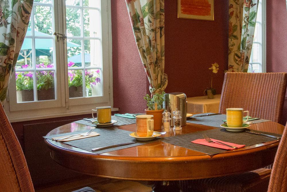 Hostellerie Les Chevreuils Lausanne Buitenkant foto