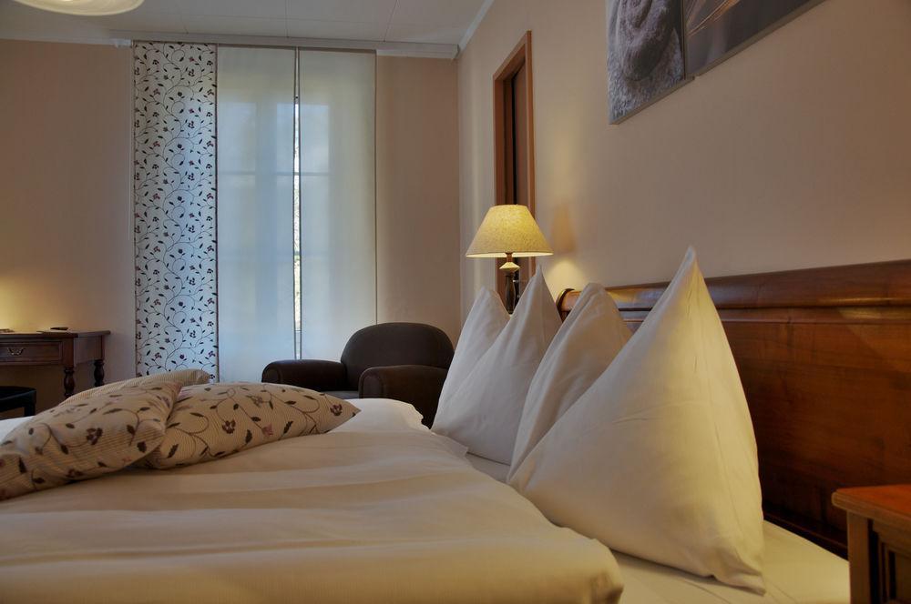 Hostellerie Les Chevreuils Lausanne Buitenkant foto