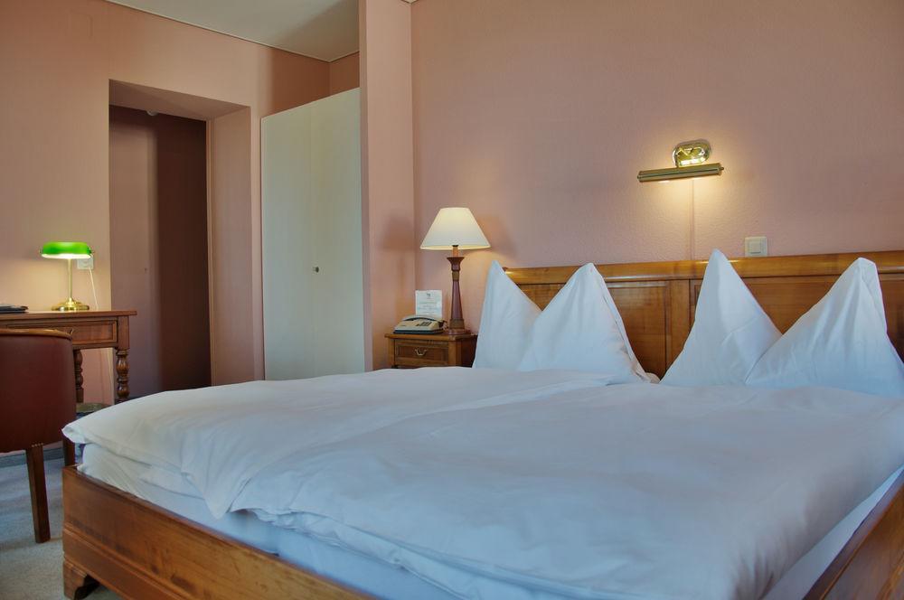Hostellerie Les Chevreuils Lausanne Buitenkant foto