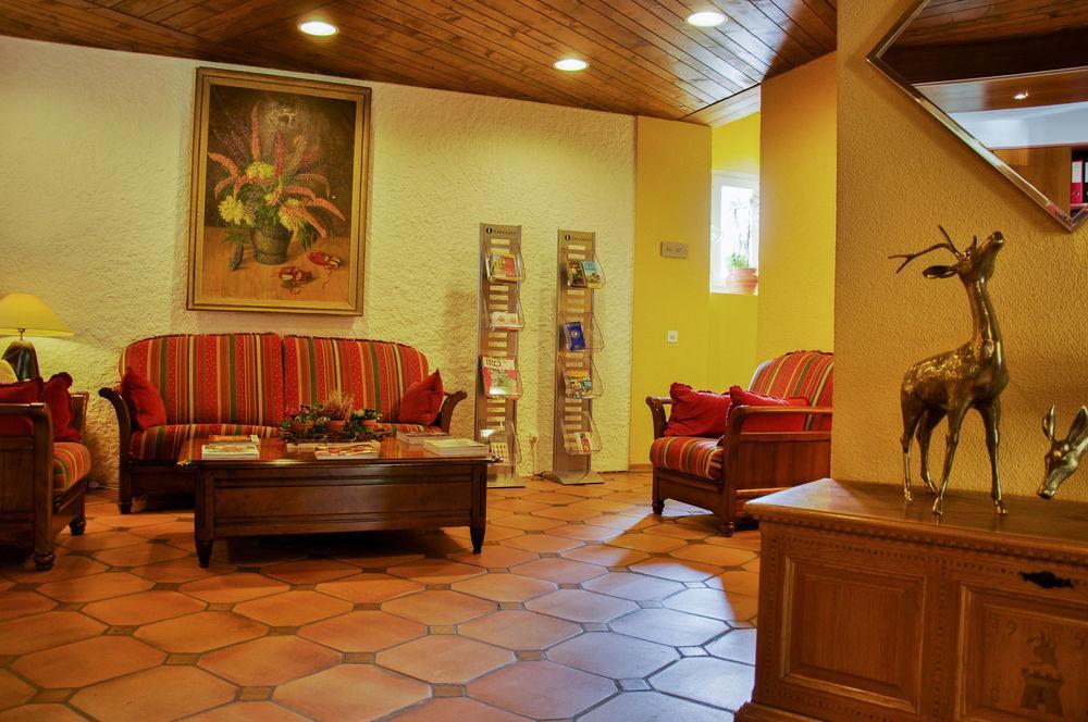 Hostellerie Les Chevreuils Lausanne Buitenkant foto