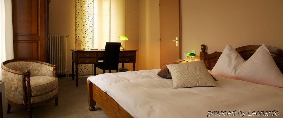 Hostellerie Les Chevreuils Lausanne Kamer foto